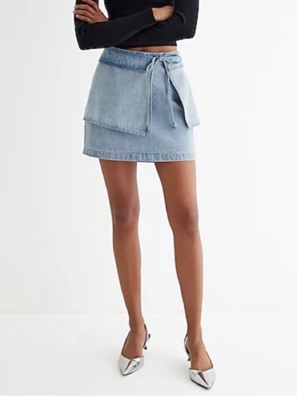NWT | Express Denim Tie Waist Mini Wrap Skirt | Light Wash | Size 4
